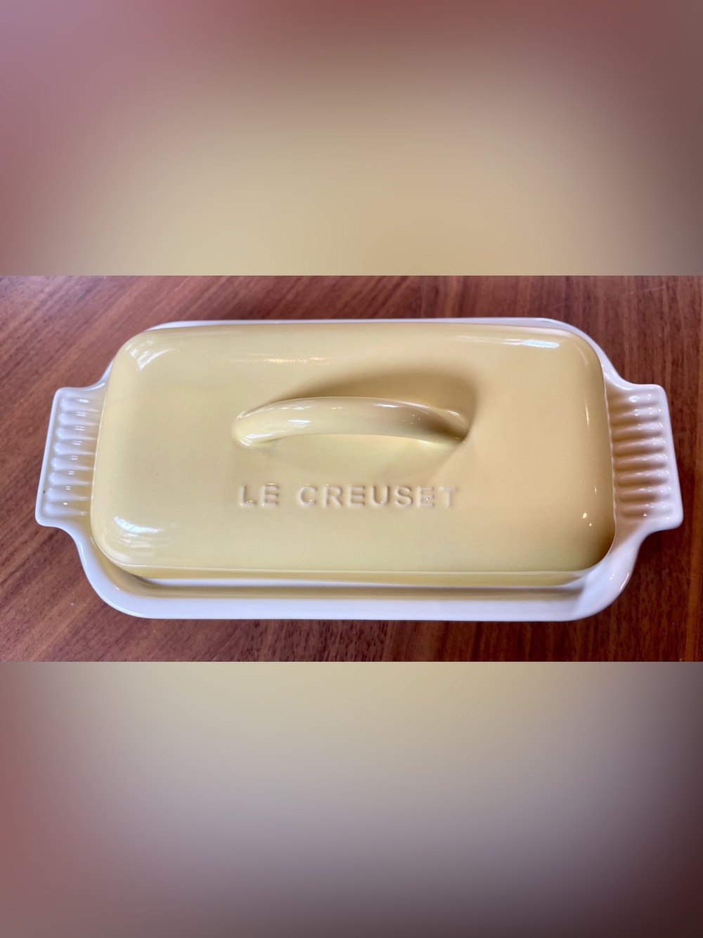 NIB Le Creuset Yellow Stoneware Butter Dish with Lid - Picture 4 of 4